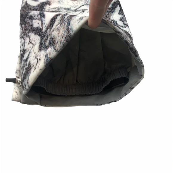 Obermeyer Bond black and White ski Pants - Picture 8 of 13